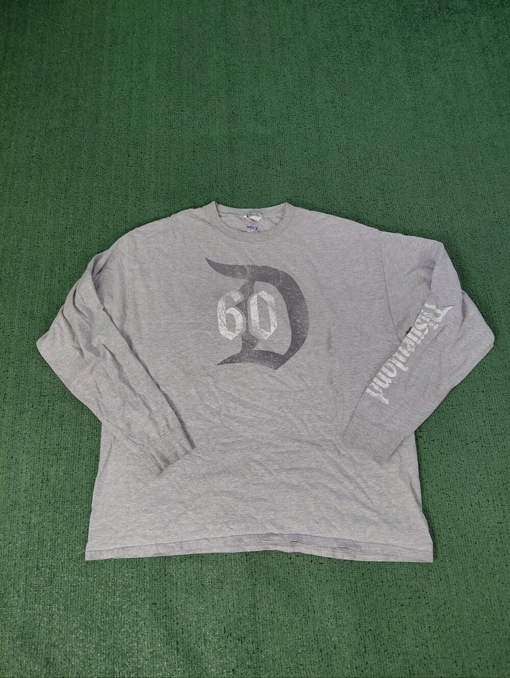 Disneyland Resort 60th Diamond Celebration Disney Long Sleeve Gray Shirt Sz XXL
